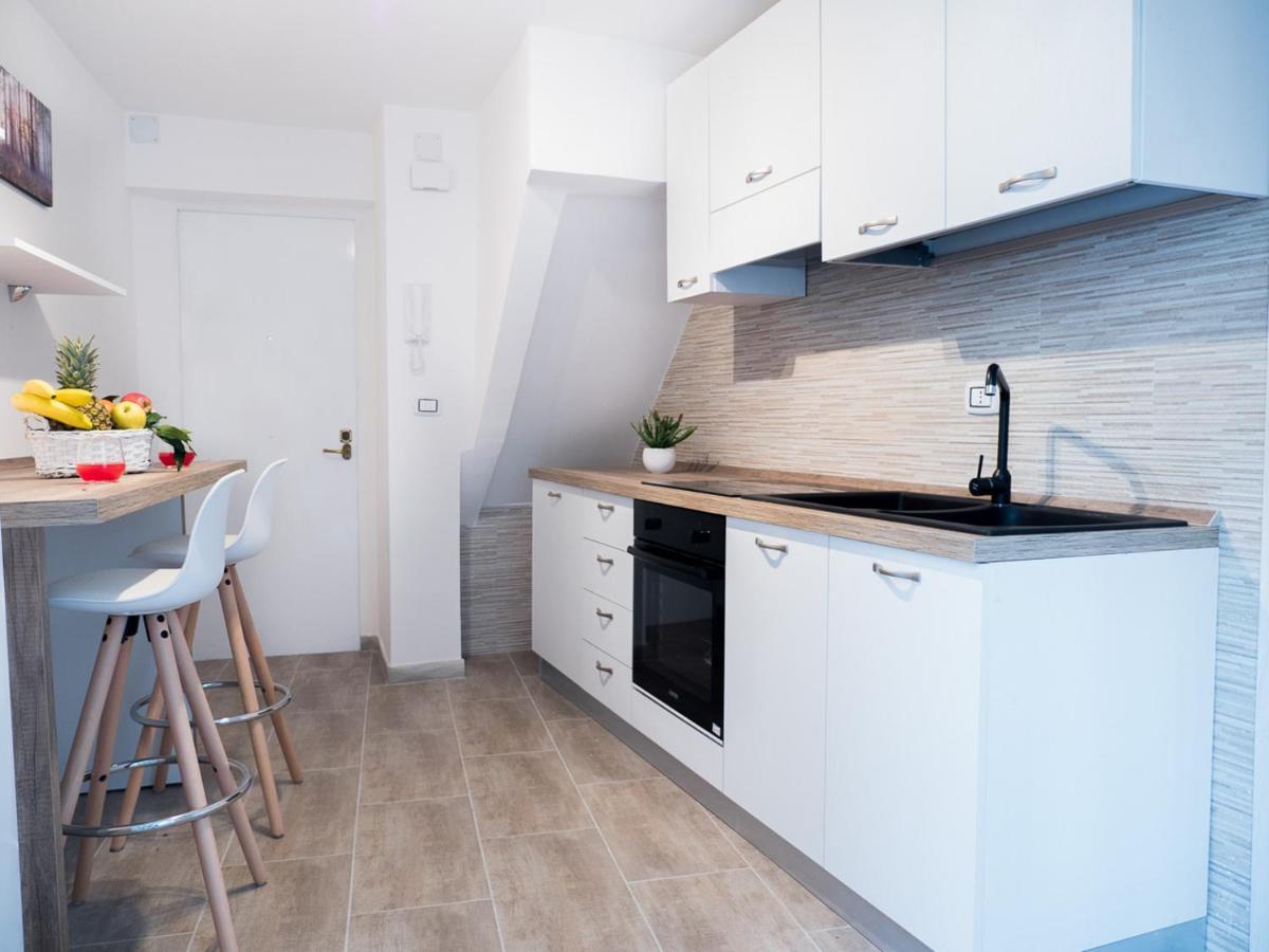Chiaia Premium Flat, Naples Center, Near Seaside Apartment Ngoại thất bức ảnh
